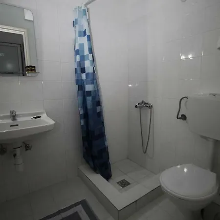 Elena Hotel *